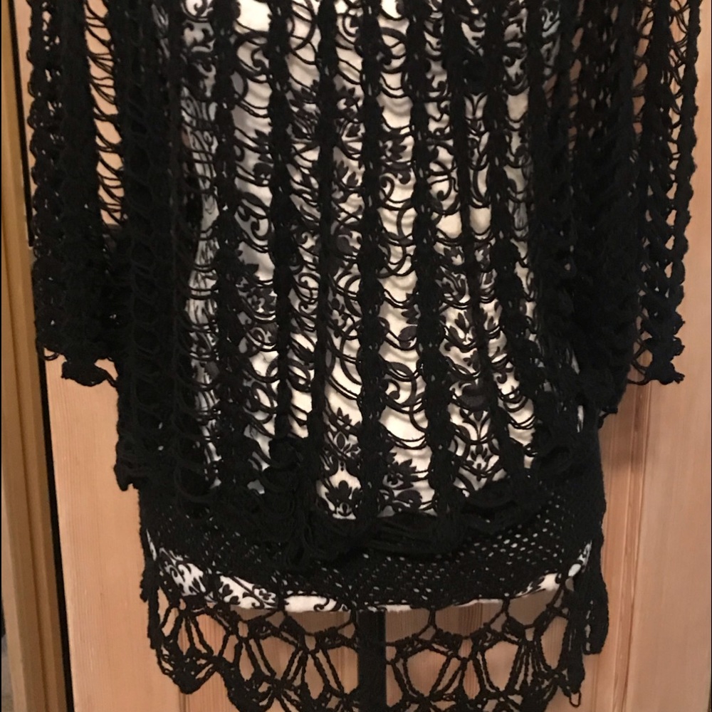 Crocheted top🌺 - Picture 3 of 3